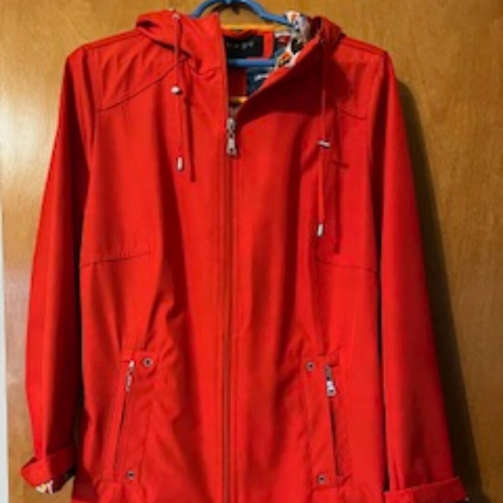 Nuage Waterproof Jacket with Hood